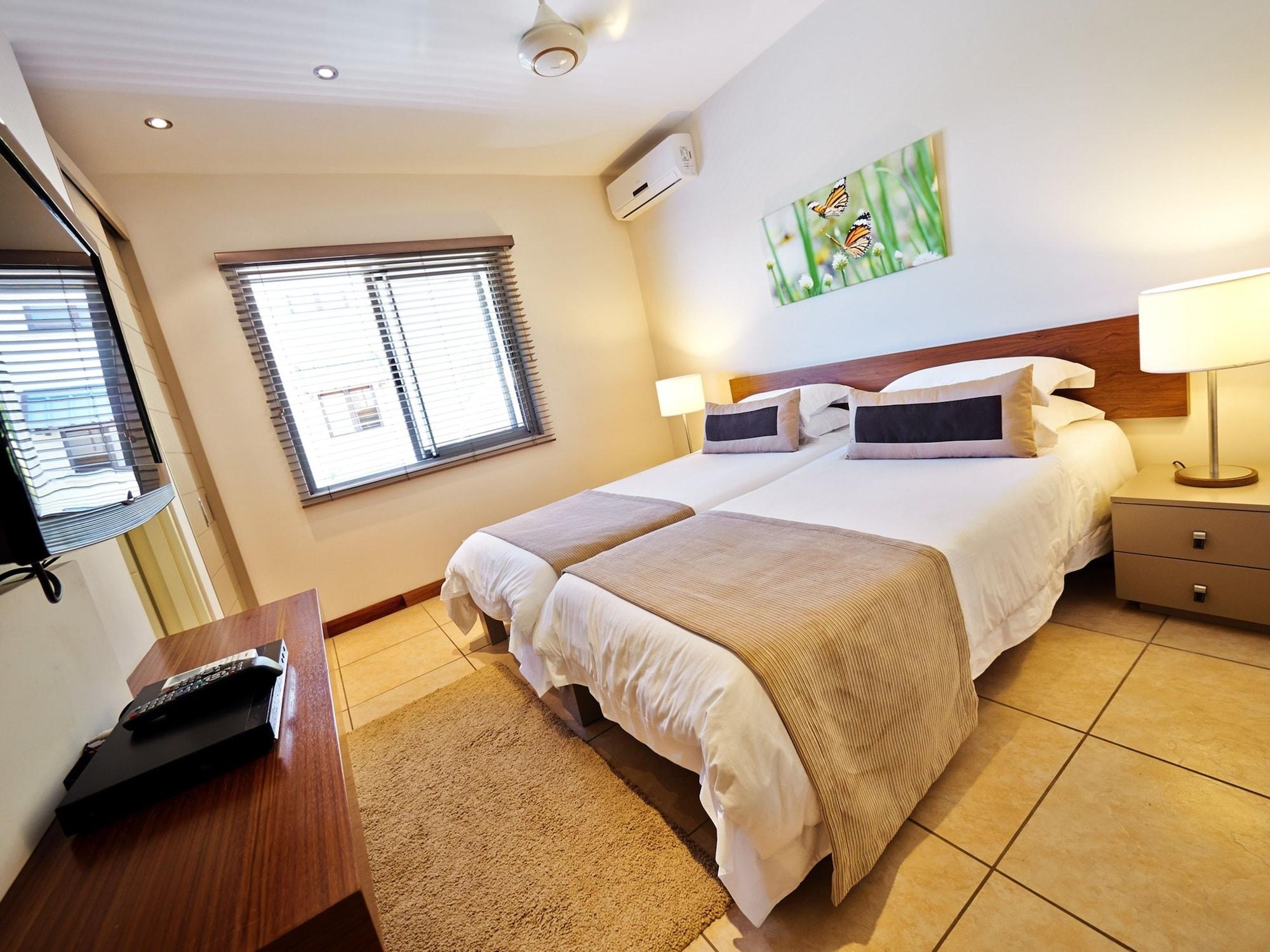 Bon Azur Beachfront Suites & Penthouses With Lov Trou aux Biches Exterior photo