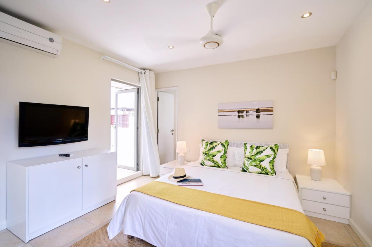 Bon Azur Beachfront Suites & Penthouses With Lov Trou aux Biches Exterior photo