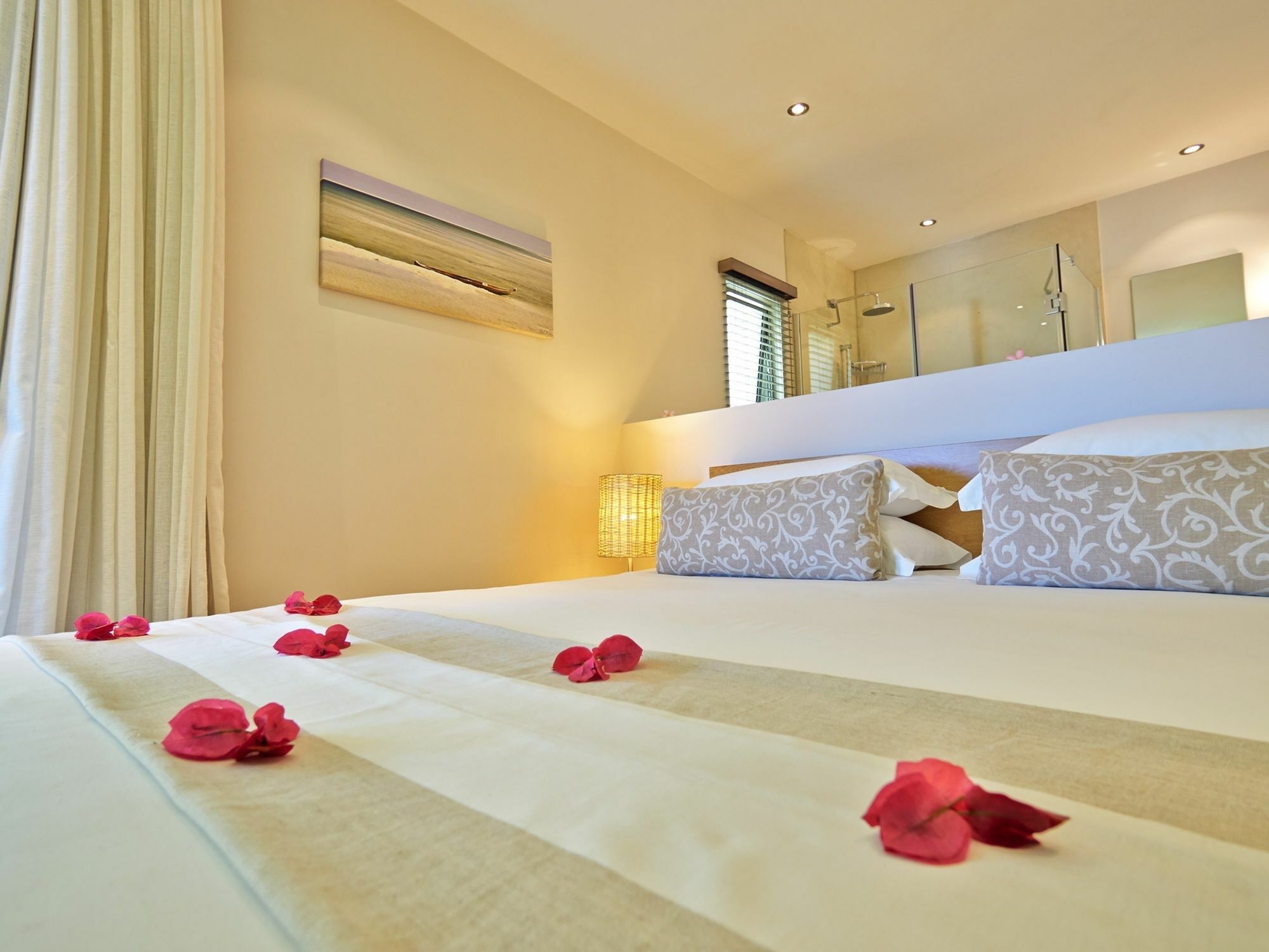 Bon Azur Beachfront Suites & Penthouses With Lov Trou aux Biches Exterior photo