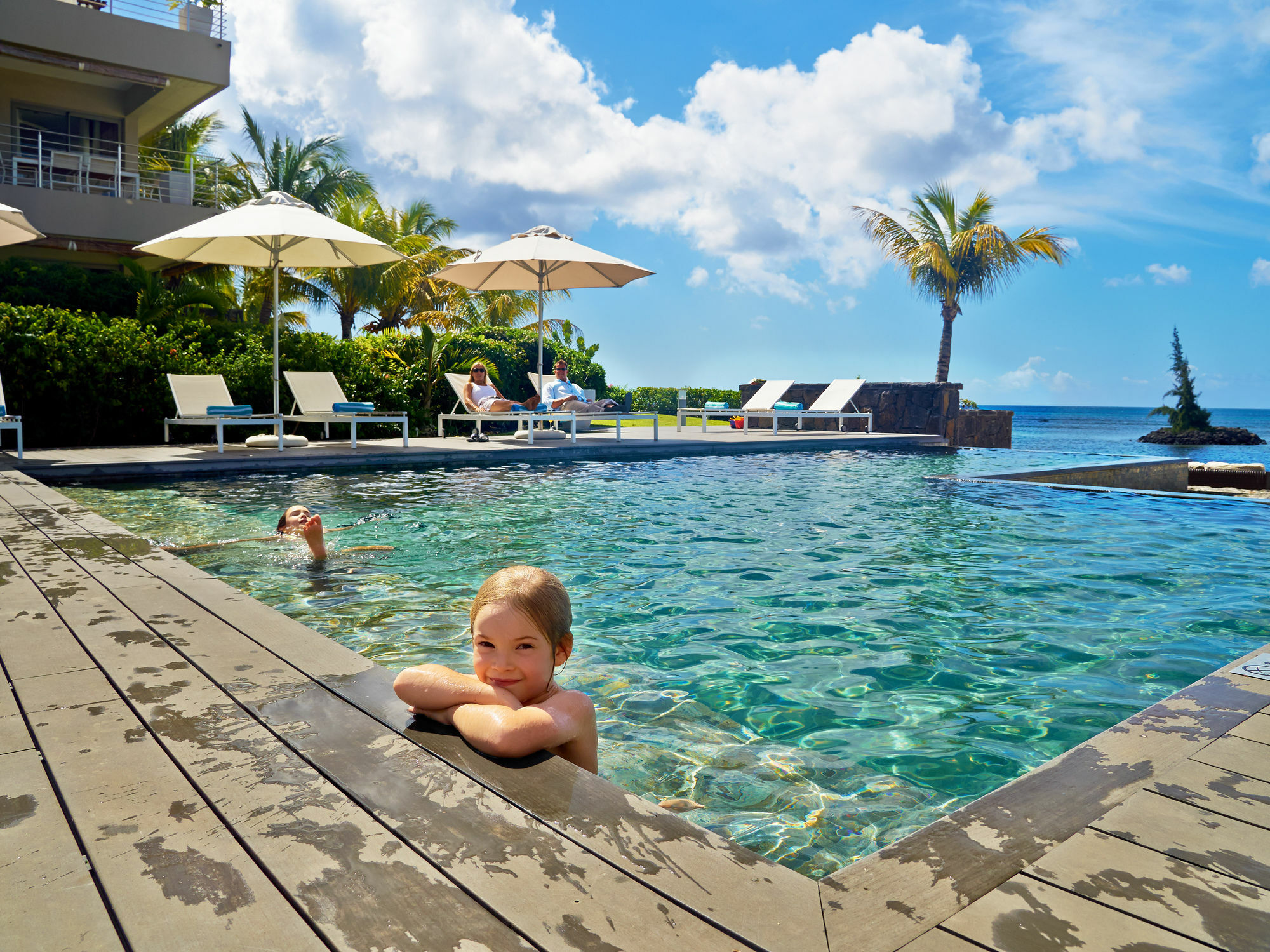 Bon Azur Beachfront Suites & Penthouses With Lov Trou aux Biches Exterior photo