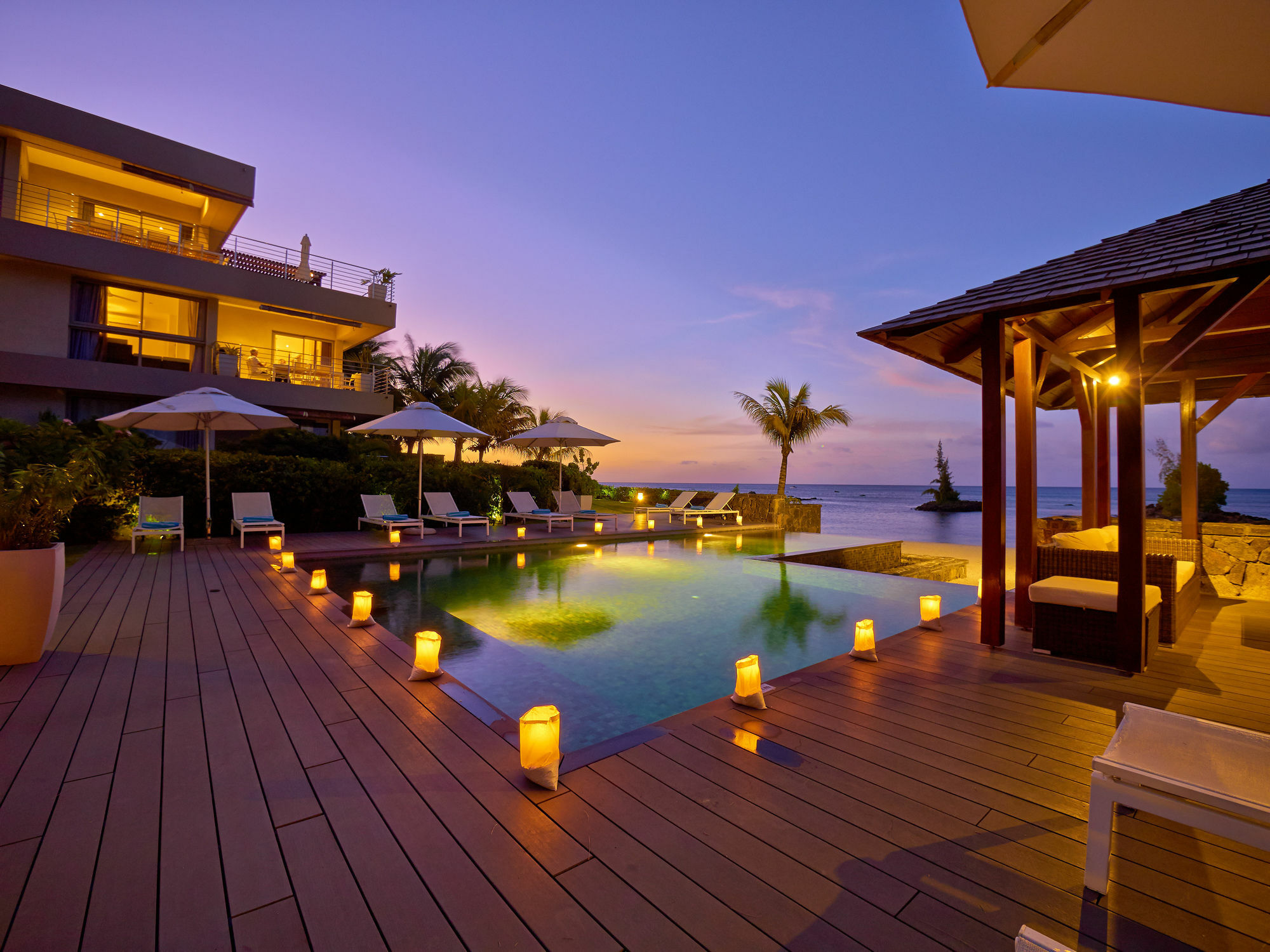 Bon Azur Beachfront Suites & Penthouses With Lov Trou aux Biches Exterior photo